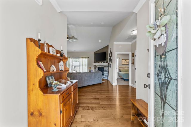 198 Castle Pines Lane, Statesville, NC 28625