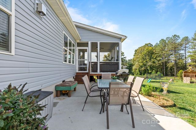 198 Castle Pines Lane, Statesville, NC 28625