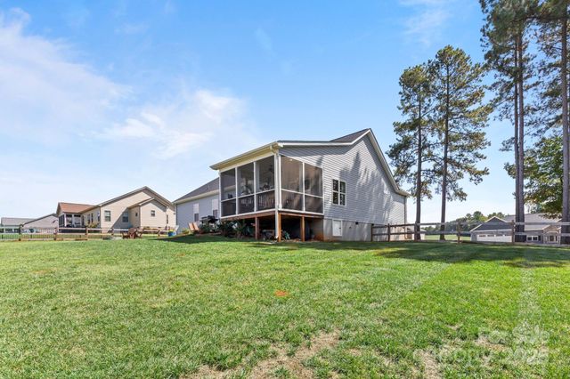 198 Castle Pines Lane, Statesville, NC 28625