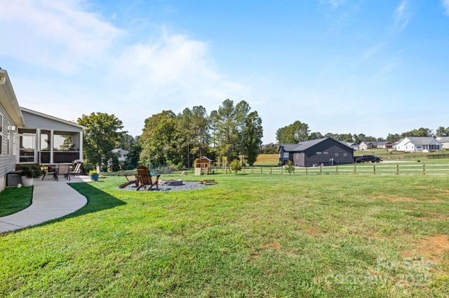 198 Castle Pines Lane, Statesville, NC 28625