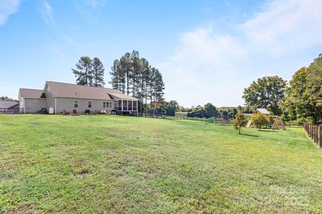 198 Castle Pines Lane, Statesville, NC 28625