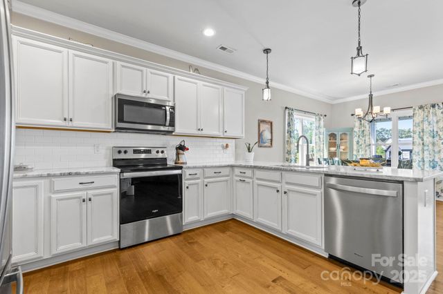 198 Castle Pines Lane, Statesville, NC 28625