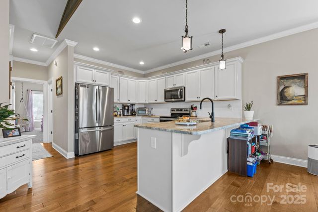 198 Castle Pines Lane, Statesville, NC 28625