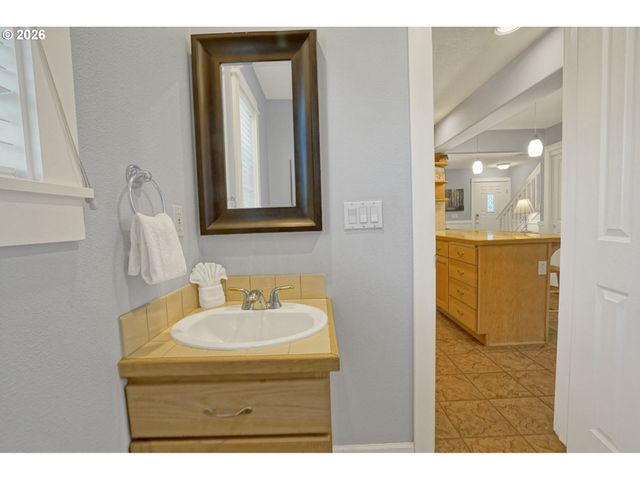 265 BUNCHBERRY Way, Depoe Bay, OR 97341