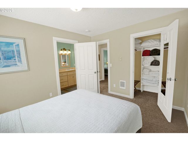 265 BUNCHBERRY Way, Depoe Bay, OR 97341