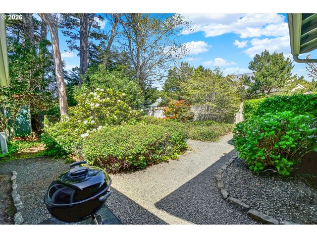265 BUNCHBERRY Way, Depoe Bay, OR 97341