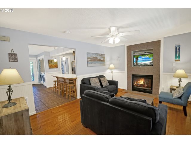 265 BUNCHBERRY Way, Depoe Bay, OR 97341