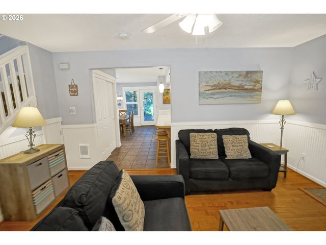 265 BUNCHBERRY Way, Depoe Bay, OR 97341