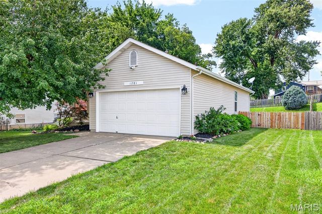 1281 Harvest Ridge Drive, St Charles, MO 63303