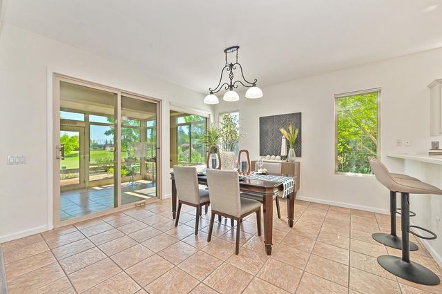 912 Castleberry Ln, Lincoln, CA 95648