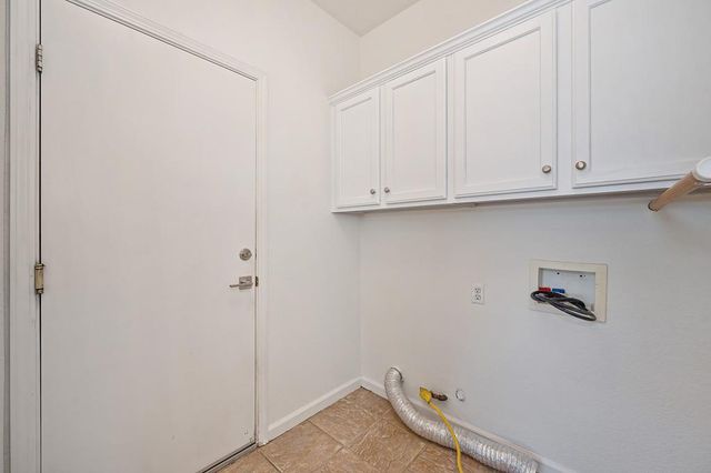 912 Castleberry Ln, Lincoln, CA 95648