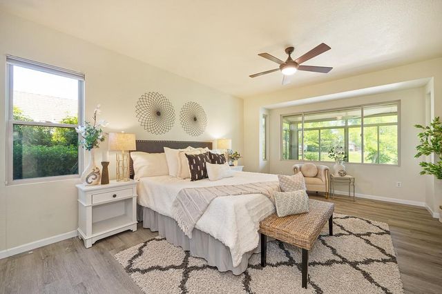 912 Castleberry Ln, Lincoln, CA 95648