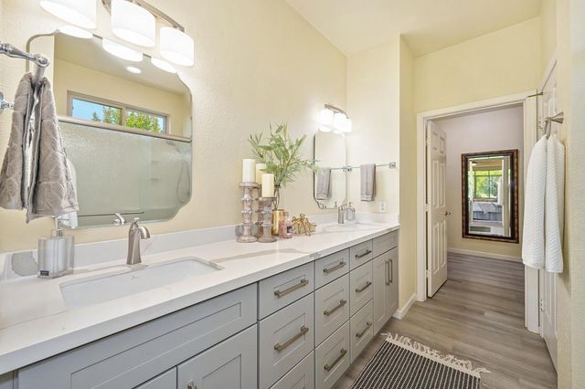 912 Castleberry Ln, Lincoln, CA 95648