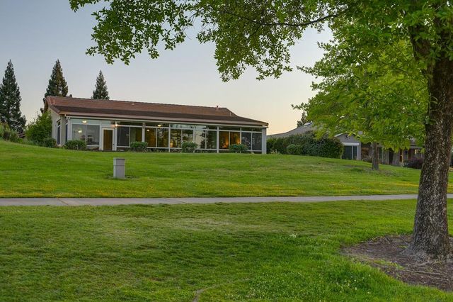 912 Castleberry Ln, Lincoln, CA 95648
