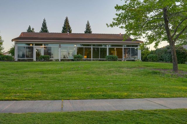 912 Castleberry Ln, Lincoln, CA 95648