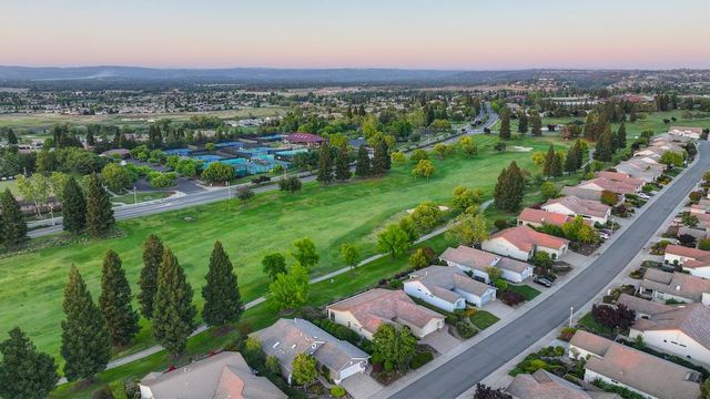 912 Castleberry Ln, Lincoln, CA 95648
