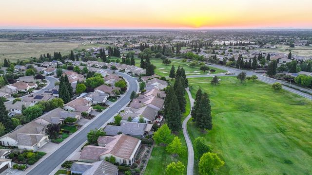 912 Castleberry Ln, Lincoln, CA 95648