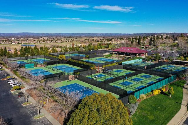912 Castleberry Ln, Lincoln, CA 95648