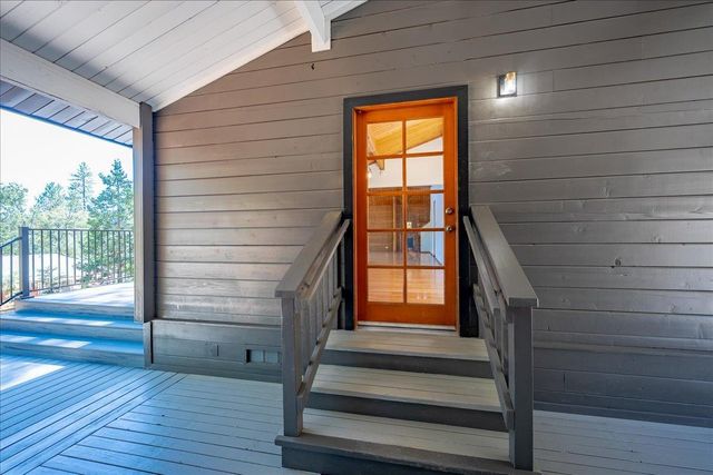 5104 Crestline Dr, Foresthill, CA 95631