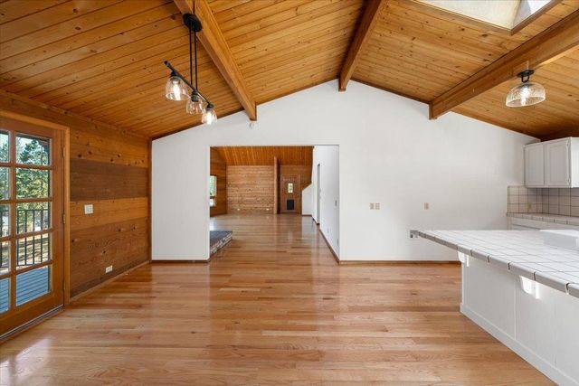 5104 Crestline Dr, Foresthill, CA 95631