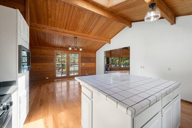 5104 Crestline Dr, Foresthill, CA 95631