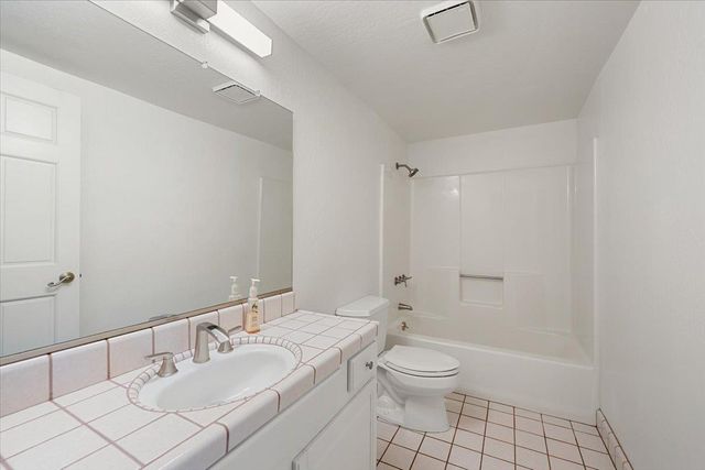 5104 Crestline Dr, Foresthill, CA 95631