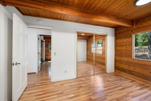 5104 Crestline Dr, Foresthill, CA 95631
