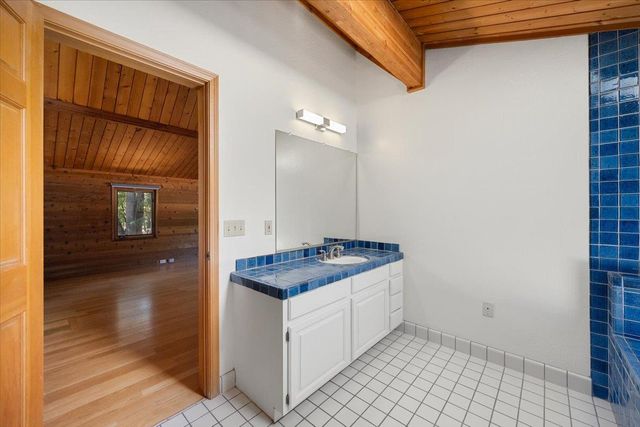 5104 Crestline Dr, Foresthill, CA 95631