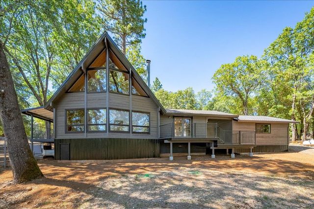 5104 Crestline Dr, Foresthill, CA 95631