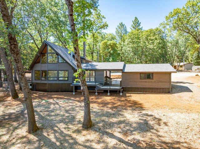 5104 Crestline Dr, Foresthill, CA 95631