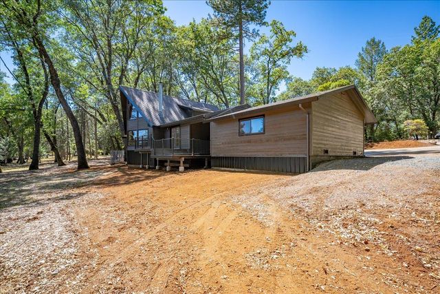 5104 Crestline Dr, Foresthill, CA 95631