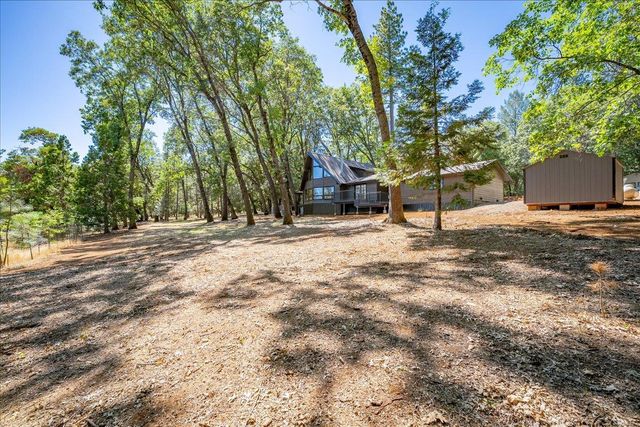 5104 Crestline Dr, Foresthill, CA 95631