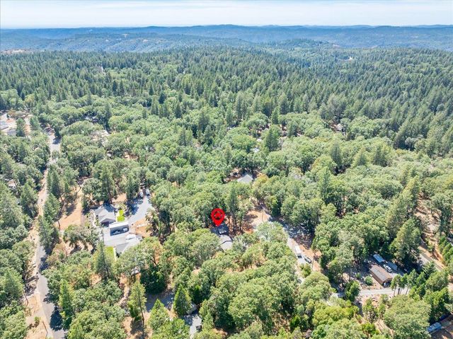 5104 Crestline Dr, Foresthill, CA 95631