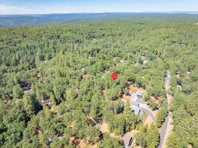 5104 Crestline Dr, Foresthill, CA 95631