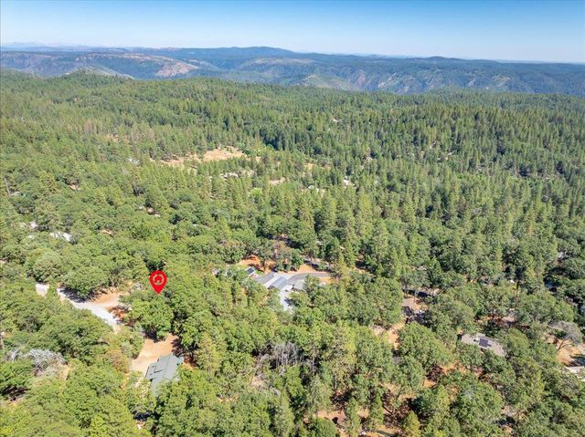 5104 Crestline Dr, Foresthill, CA 95631