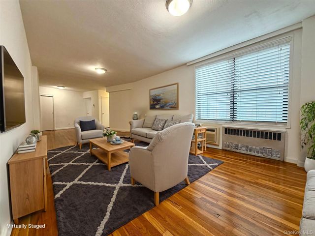 63-95 Austin Street 2G, Rego Park, NY 11374