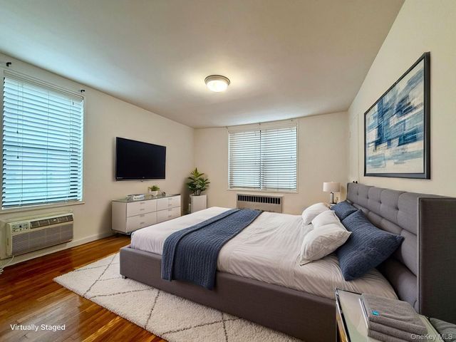63-95 Austin Street 2G, Rego Park, NY 11374