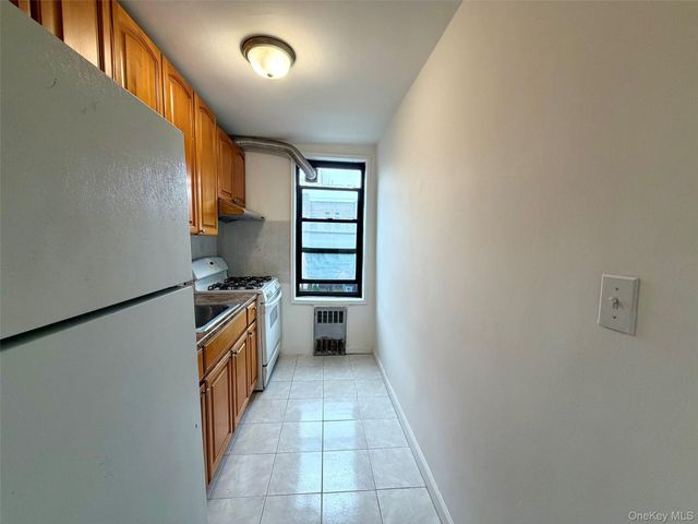 63-95 Austin Street 2G, Rego Park, NY 11374