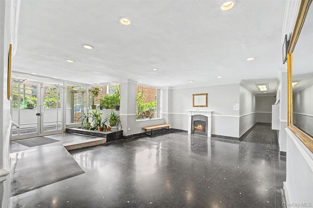 63-95 Austin Street 2G, Rego Park, NY 11374