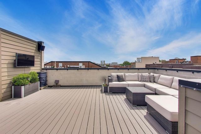 2136 W Belmont Avenue PH, Chicago, IL 60618