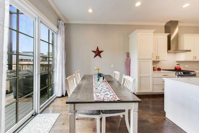 2136 W Belmont Avenue PH, Chicago, IL 60618