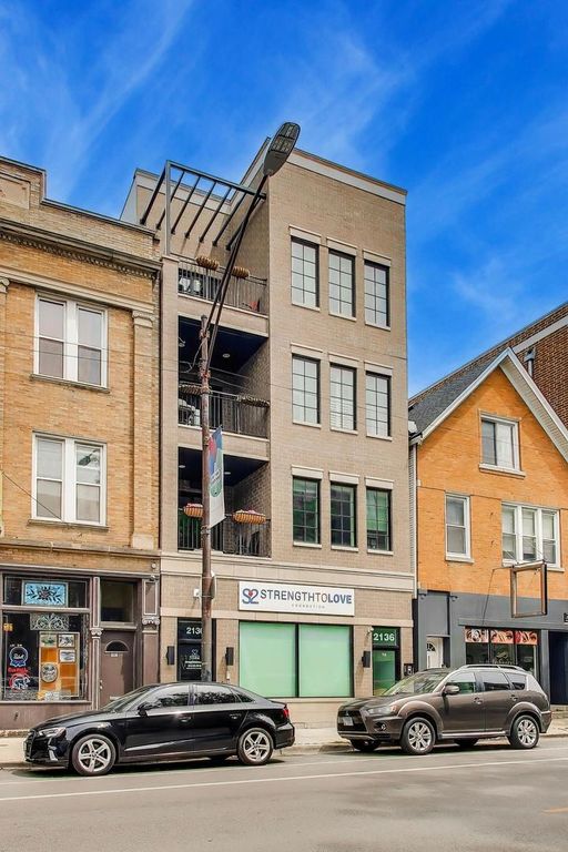 2136 W Belmont Avenue PH, Chicago, IL 60618