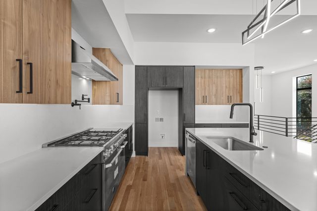 2323 N Carroll Avenue, Dallas, TX 75204