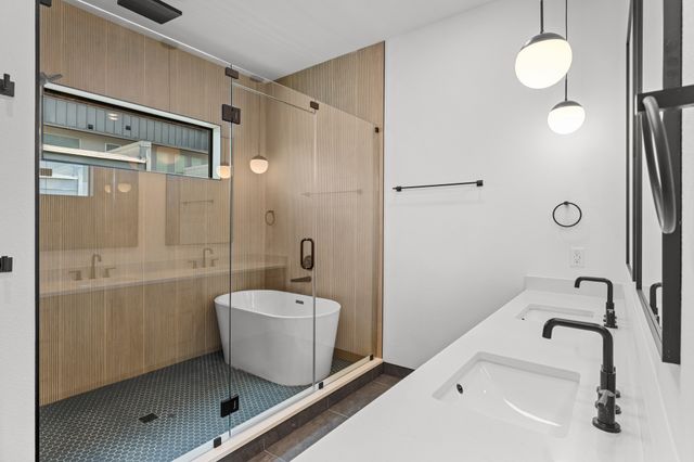 2323 N Carroll Avenue, Dallas, TX 75204