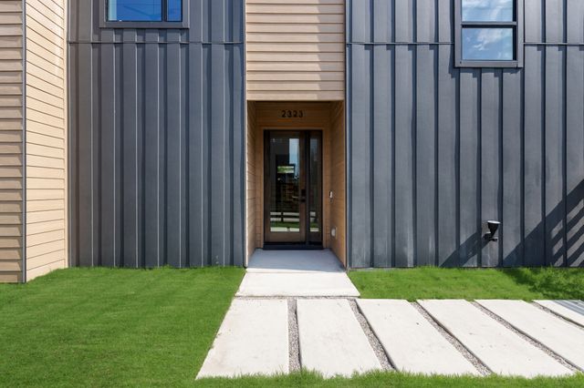 2323 N Carroll Avenue, Dallas, TX 75204