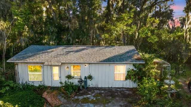 925 N SANS SOUCI AVENUE, Deland, FL 32720