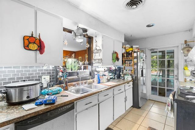 925 N SANS SOUCI AVENUE, Deland, FL 32720