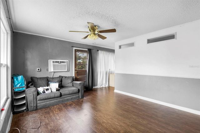 925 N SANS SOUCI AVENUE, Deland, FL 32720