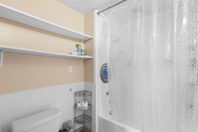 925 N SANS SOUCI AVENUE, Deland, FL 32720