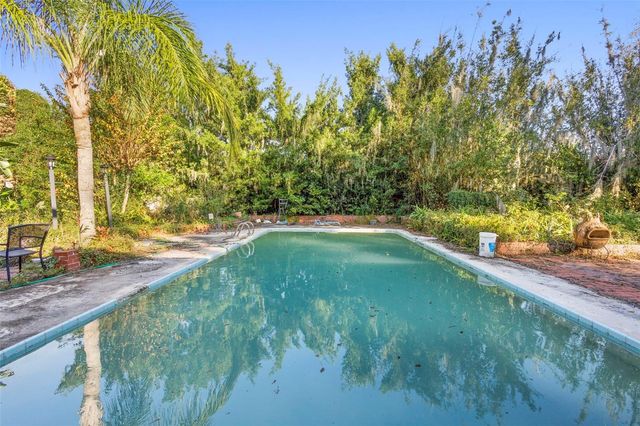 925 N SANS SOUCI AVENUE, Deland, FL 32720